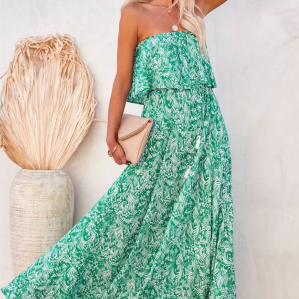 Aakaa Honolulu Hawaii green maxi dress